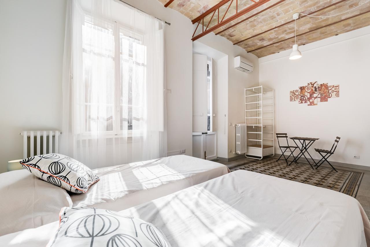 Monti Colosseum Apartment โรม ภายนอก รูปภาพ