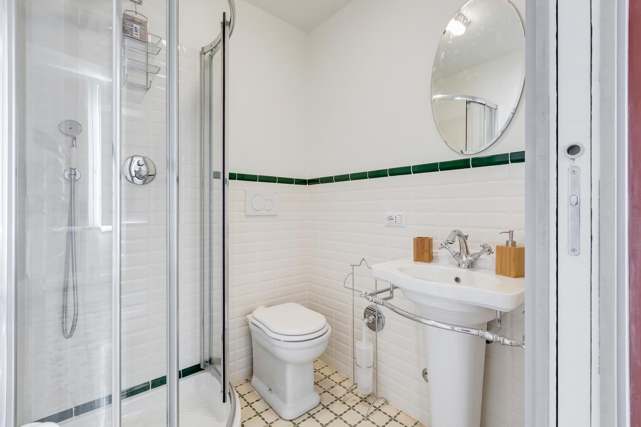 Monti Colosseum Apartment โรม ภายนอก รูปภาพ