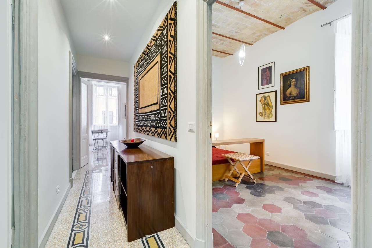 Monti Colosseum Apartment โรม ภายนอก รูปภาพ